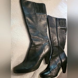 Womens Black boots